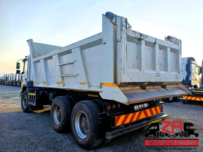2022 FUSO FJ26.280 10 CUBE TIPPER TRUCK [#11449]